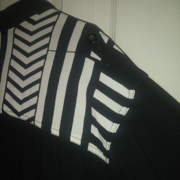 Button up shirt - Picture 5 of 8